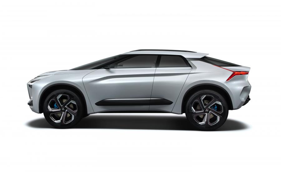  Mitsubishi e-Evolution Concept 2017 года  (фото 35 из 40)
